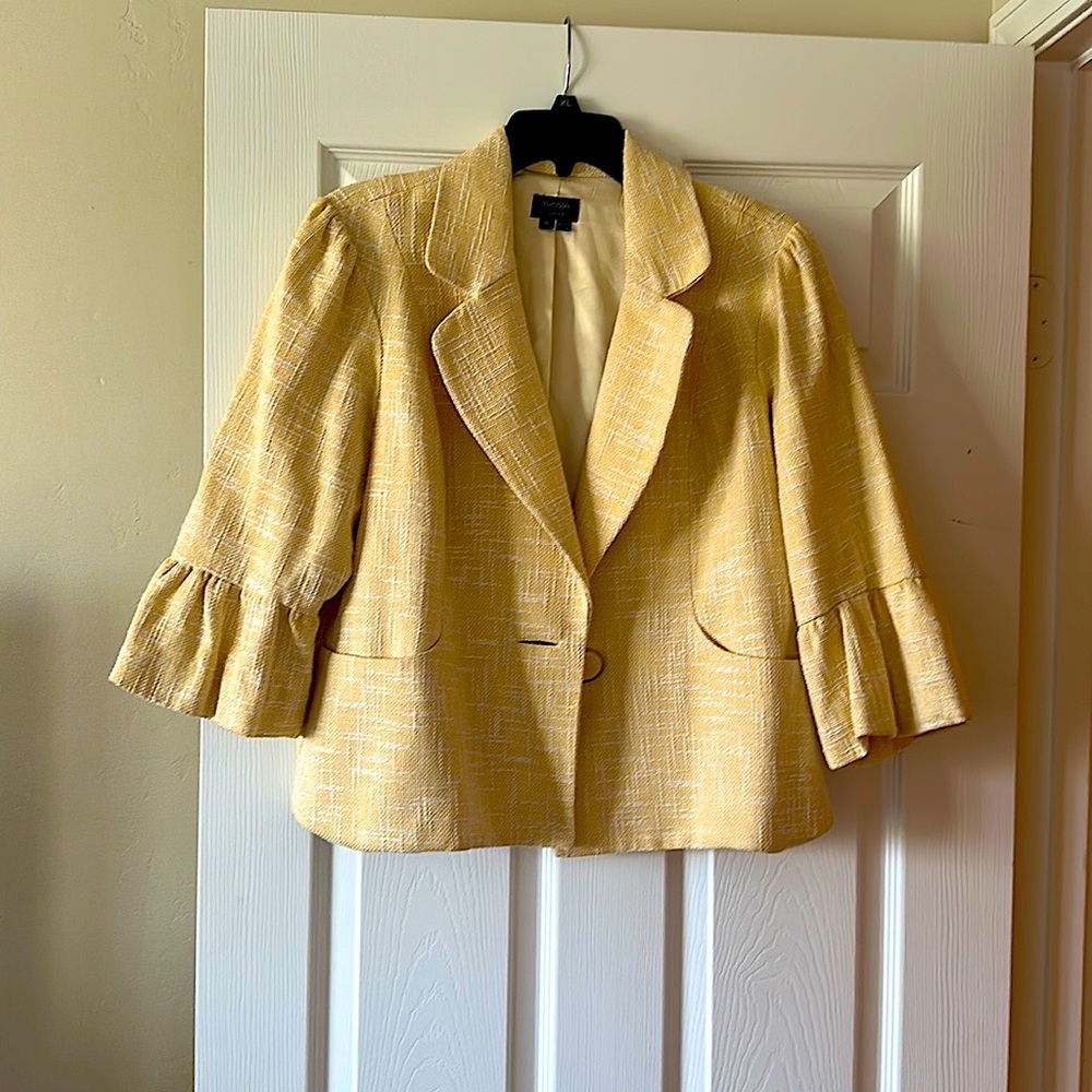 Adorable yellow tweed jacket perfect for all seasons except summer.